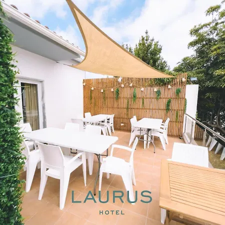 فندق Laurus