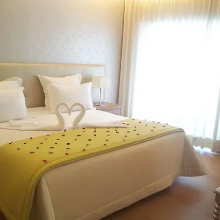 Laurus 2* لورينها