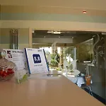 Laurus Hotel 2*
