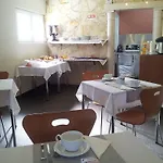 Laurus Hotel